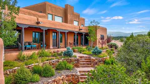 817 Calle David, Santa Fe, NM 87506