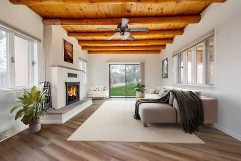 117 Camino Santiago, Santa Fe, NM 87501