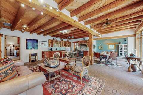 424 Los Pinos Road, Santa Fe, NM 87507