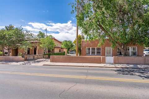 527 Agua Fria Street, Santa Fe, NM 87501