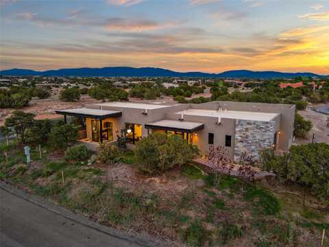 43 Tierra Antigua, Santa Fe, NM 87506