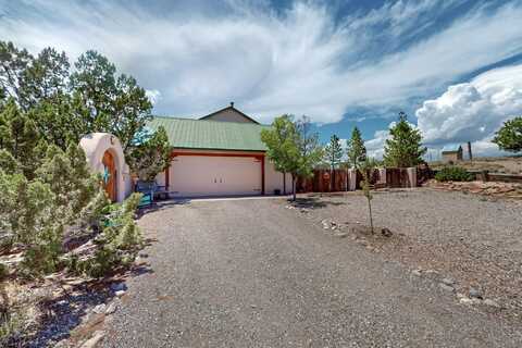 35 Budaghers, Algodones, NM 87001