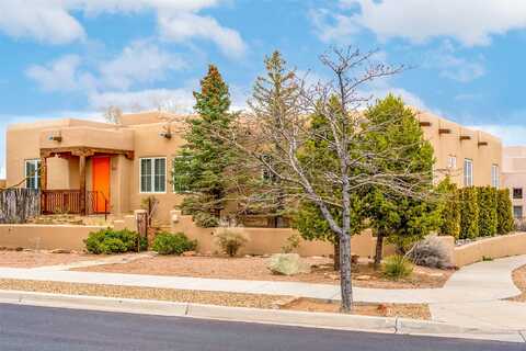 76 Avenida Frijoles, Santa Fe, NM 87507