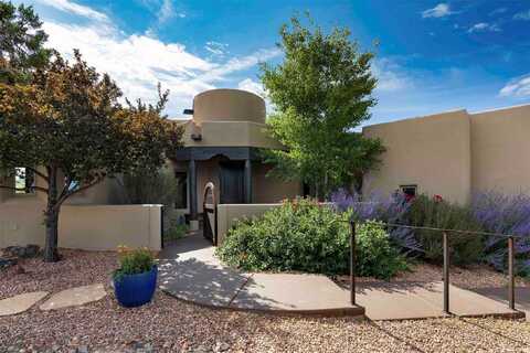 10 Rain Dance Court, Santa Fe, NM 87506