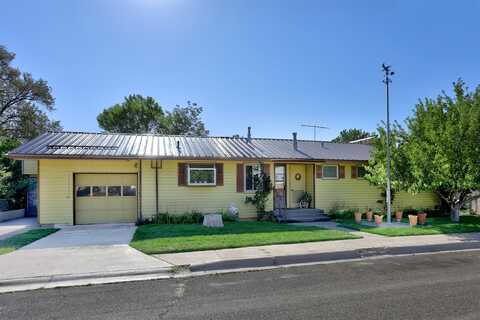 946 Santa Clara Place, Los Alamos, NM 87544