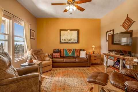 9 Calle Altura, Santa Fe, NM 87507