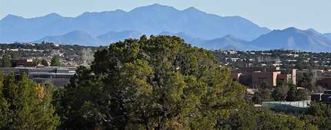 17 Via La Luna (Lot 10), Santa Fe, NM 87506