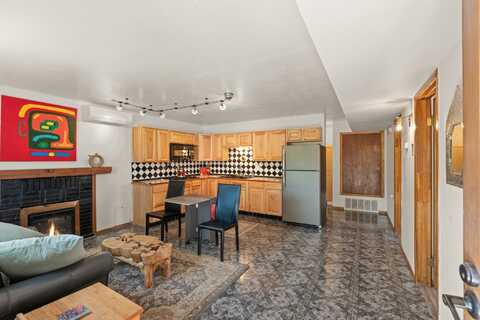 909 Ninita Street, Santa Fe, NM 87505