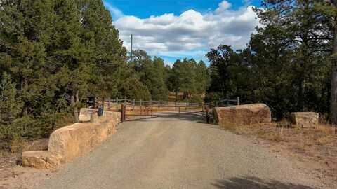 17 Wild Wings Circle, Pecos, NM 87552