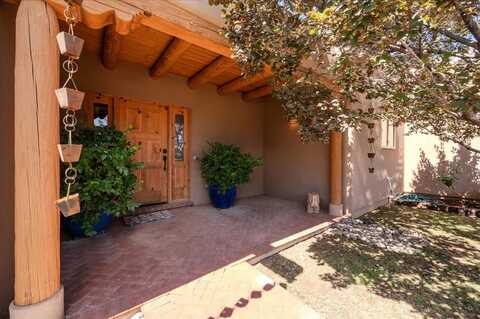 7 Lucero Road, Santa Fe, NM 87508