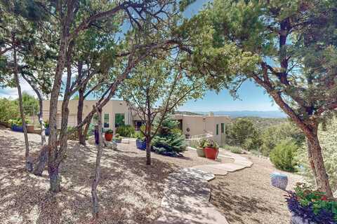 1136 S Summit Ridge, Santa Fe, NM 87501