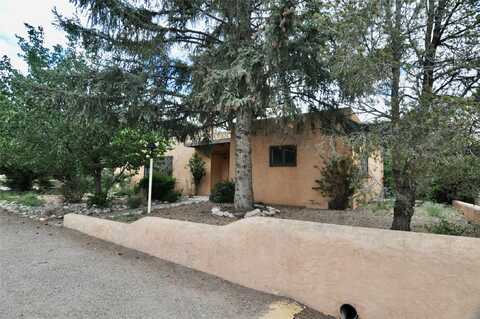 114 Camino Santiago, Santa Fe, NM 87501