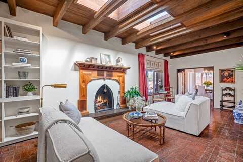 303 Cadiz Road, Santa Fe, NM 87505