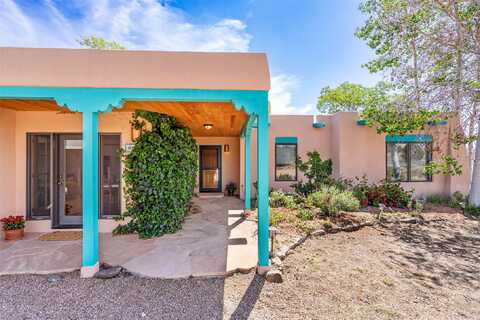 104 Monte Alto Road, Santa Fe, NM 87508