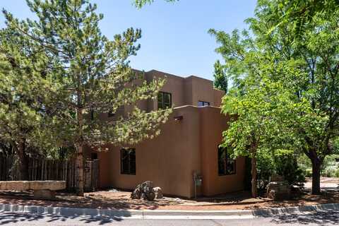 1641 Villa Strada, Santa Fe, NM 87506