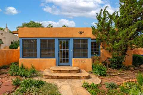 232 Anita Place, Santa Fe, NM 87505