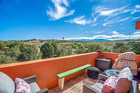 608 Avenida Villa Hermosa, Santa Fe, NM 87506