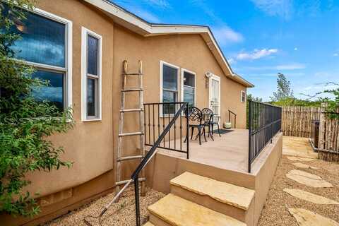 1513 Mirada Road, Santa Fe, NM 87506