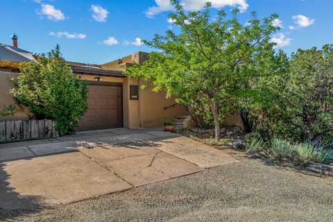 353 Calle Loma Norte, Santa Fe, NM 87501