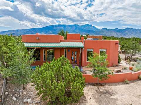 8 Calle Lagartijas, Placitas, NM 87043