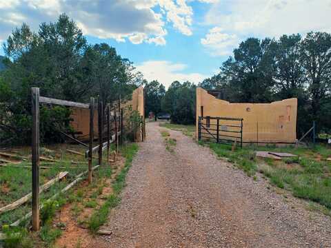 21 Camino de Pinones, Glorieta, NM 87535