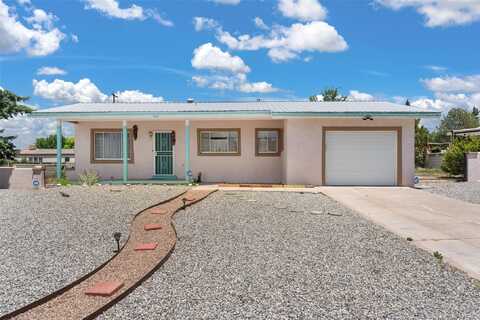 711 Valley Drive, Espanola, NM 87532