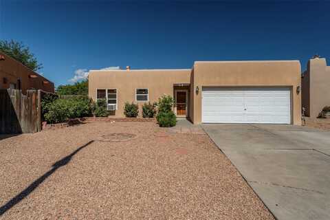 303 Camino Miramontes, Espanola, NM 87532