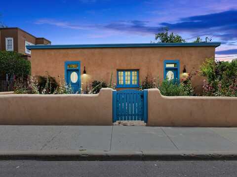 512 Agua Fria, Santa Fe, NM 87501