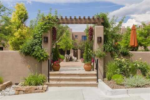 103 Catron, Santa Fe, NM 87501