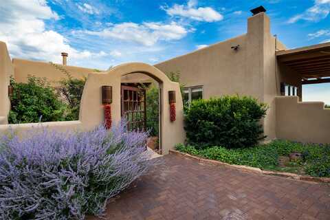 3177 Vista Sandia, Santa Fe, NM 87506