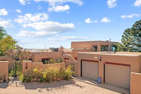 29 La Barbaria, Santa Fe, NM 87505