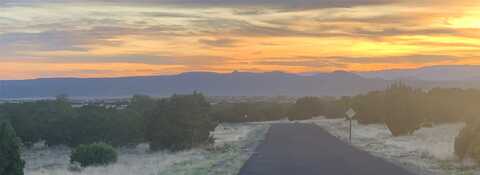 19 W Camino Del Cielo, Santa Fe, NM 87506