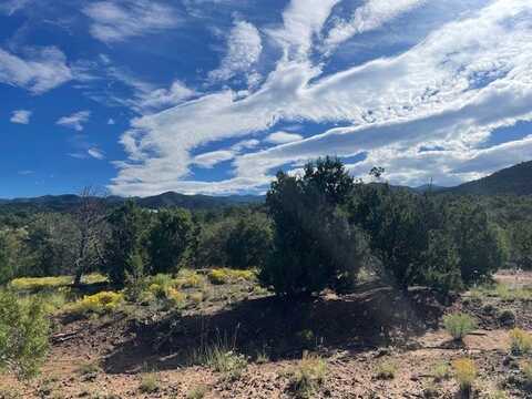 2 Eccola Lane, Santa Fe, NM 87506