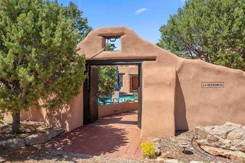 7 Camino Montuoso, Santa Fe, NM 87506