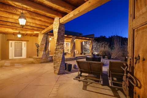 134 Vista Redonda, Santa Fe, NM 87506