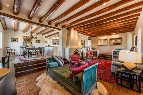 3881 Old Santa Fe, Santa Fe, NM 87505