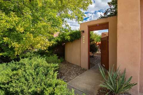 1923 Calle Miquela, Santa Fe, NM 87505