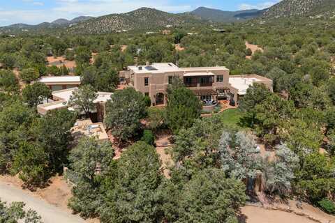 9 Village Lane, Santa Fe, NM 87505