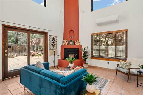 3214 Nizhoni Drive, Santa Fe, NM 87507