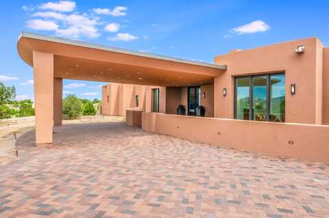 17 Hacienda Vaquero, Santa Fe, NM 87506