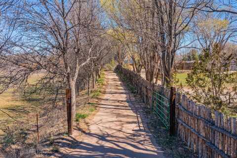 33 El Callejoncito Road, Santa Fe, NM 87506