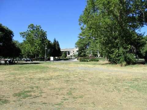 825 Parkview Ave, Redding, CA 96001