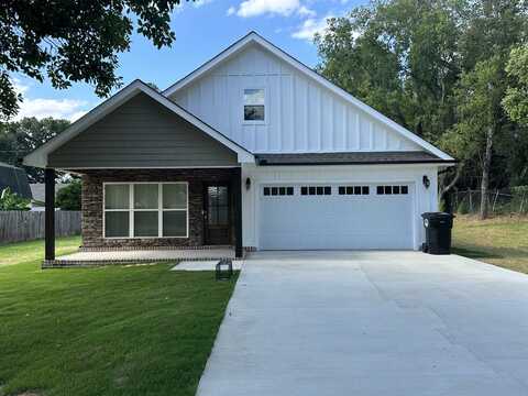 713 Grove St, Muscle Shoals, AL 35661