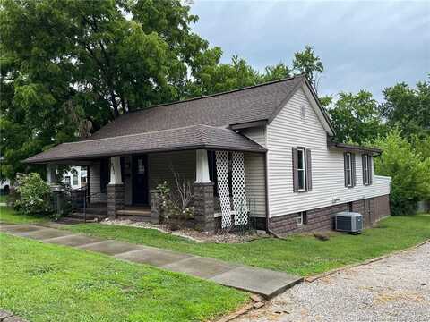 231 W Vine Street, Oakland City, IN 47660