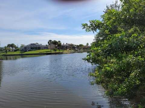 44 N Clinton Ct, Palm Coast, FL 32137