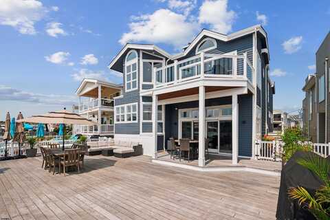 168-70 W 17th St, Ocean City, NJ 08226