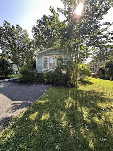 215 Dock Ln, Egg Harbor Township, NJ 08234