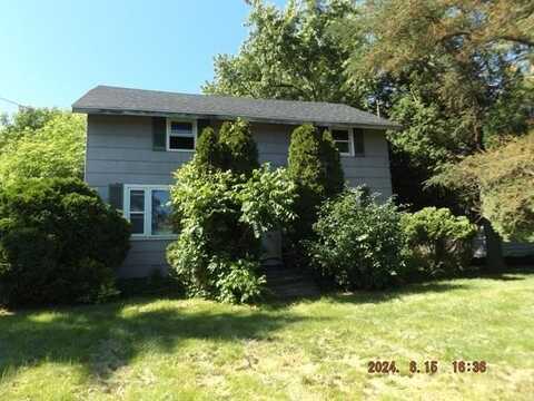 224 E Hatfield, Massena, NY 13662