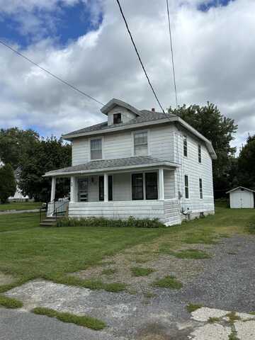 20 Spruce St, Massena, NY 13662