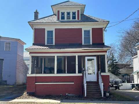 327 Franklin St, Ogdensburg, NY 13669